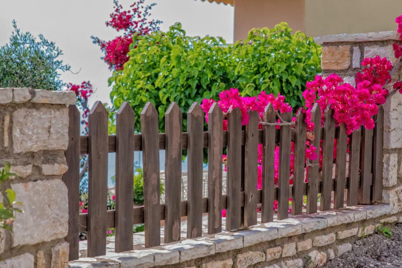 Villa Giovanni Paralia Vrachou Bagian luar foto
